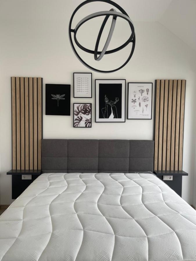 Christy'S House Apartment เดเบรตเซน ภายนอก รูปภาพ